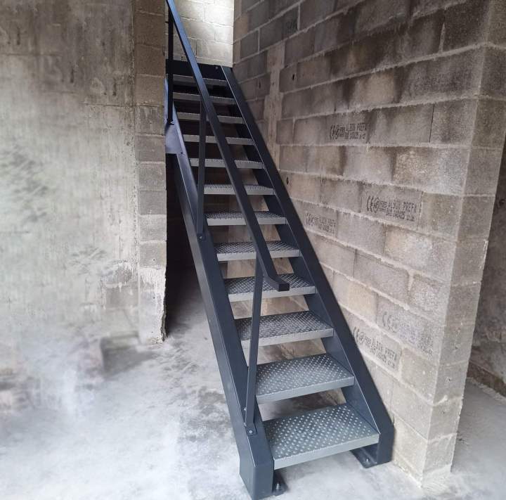Escalier en acier sur mesure, fonctionnel et élégant