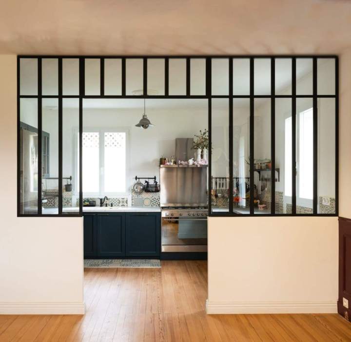 Verrière en acier, apportant du charme et de la lumière à l'intérieur