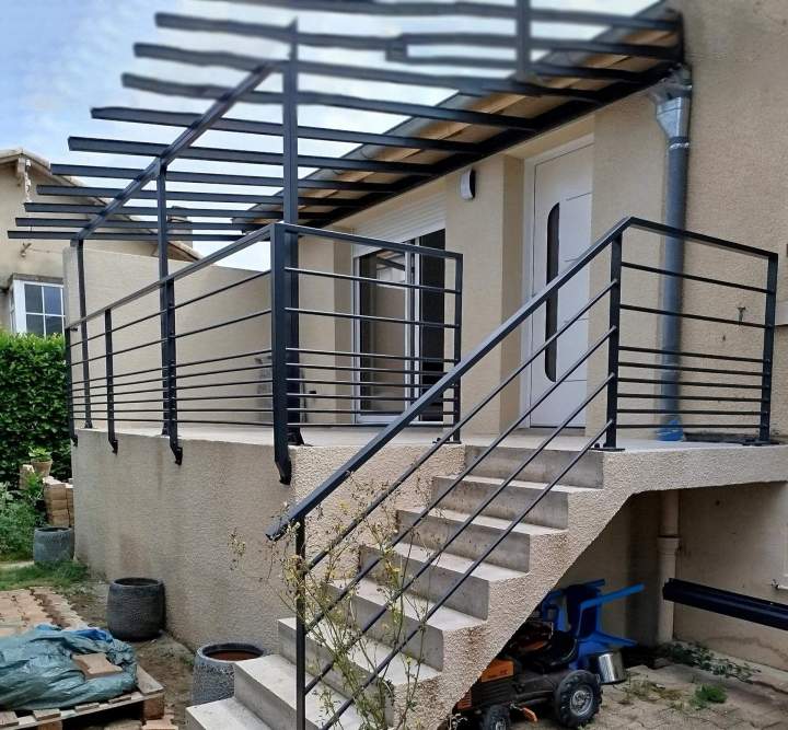 Installation de garde-corps extérieurs Drôme